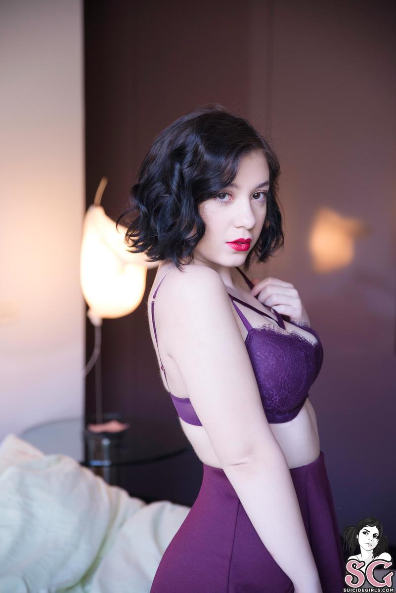 rosaliejade-awhitershadeofpale-03.jpg