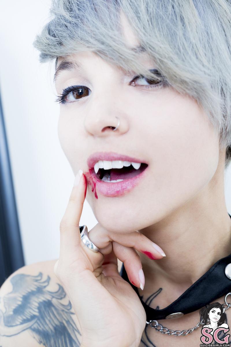 devon-blackdevotion-03.jpg
