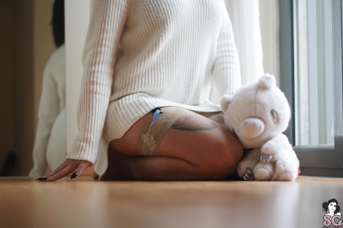 safira-gloomy-05.jpg
