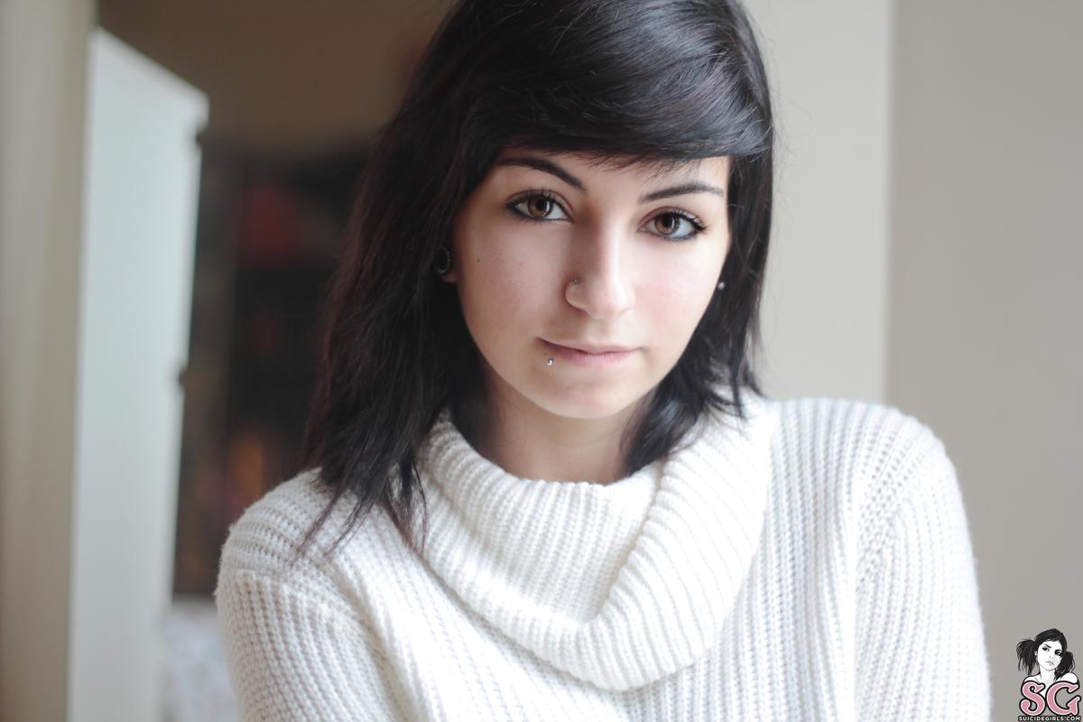 safira-gloomy-07.jpg