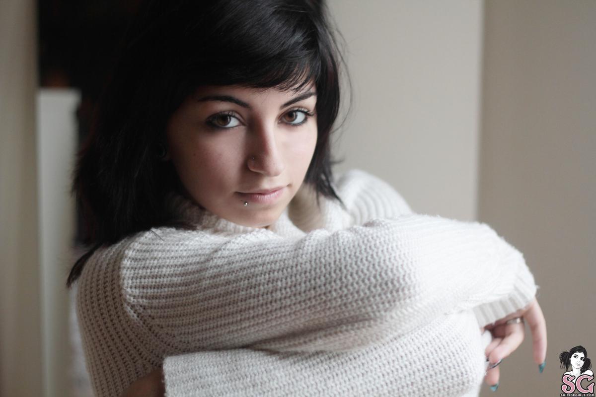safira-gloomy-13.jpg