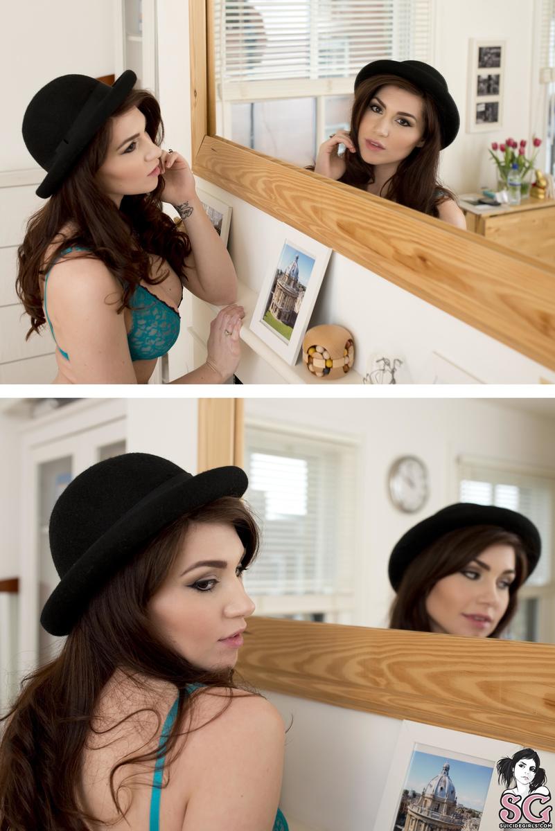 amberbambi-supremedescensum-09.jpg