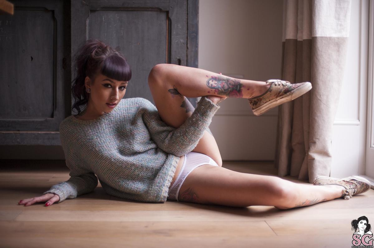 charlottelou-sweaterweather-09.jpg
