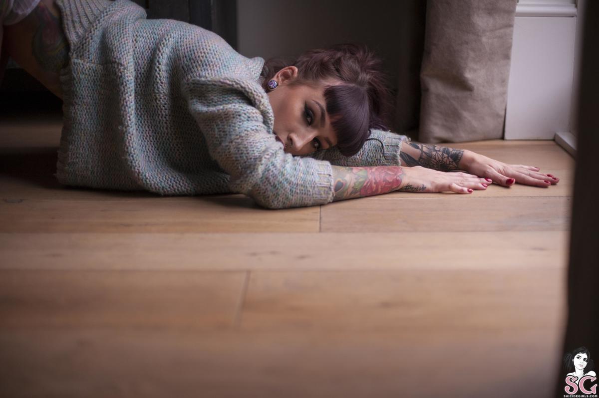 charlottelou-sweaterweather-13.jpg