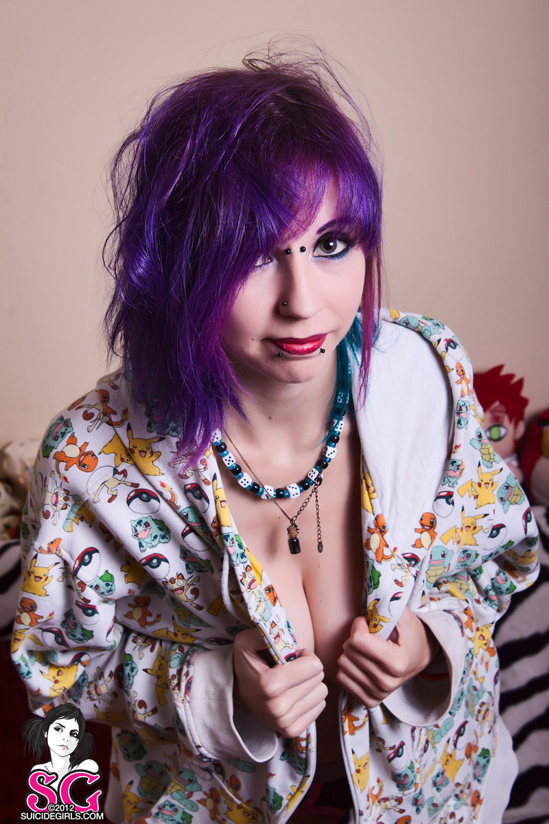cheska-playinggames-09.jpg