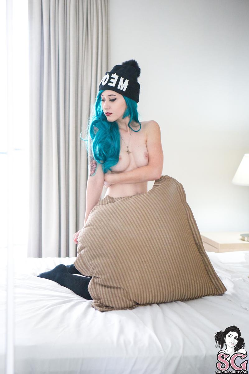 emmameow-bravado-19.jpg