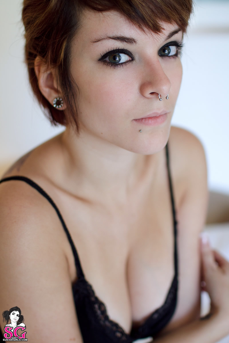 essence-winged-11.jpg