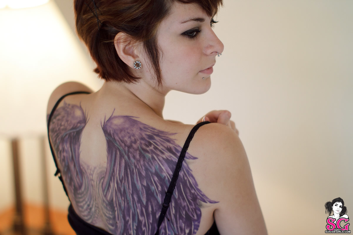 essence-winged-17.jpg