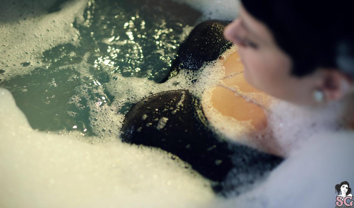 essence-bathroomhabits-25.jpg