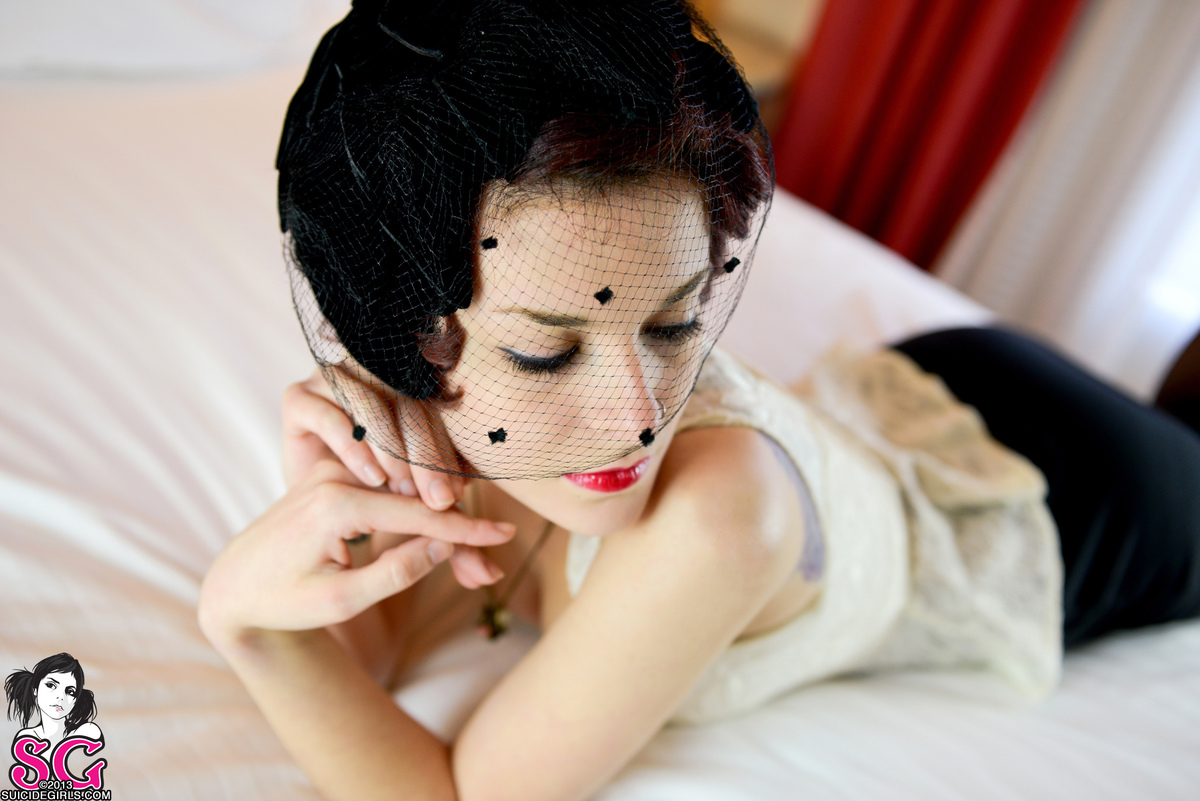 essence-vintagevixen-07.jpg