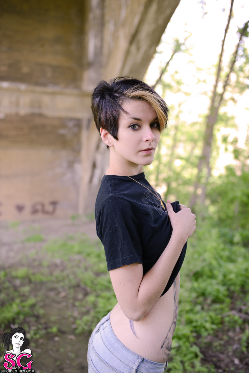 essence-waitingforthesun-07.jpg