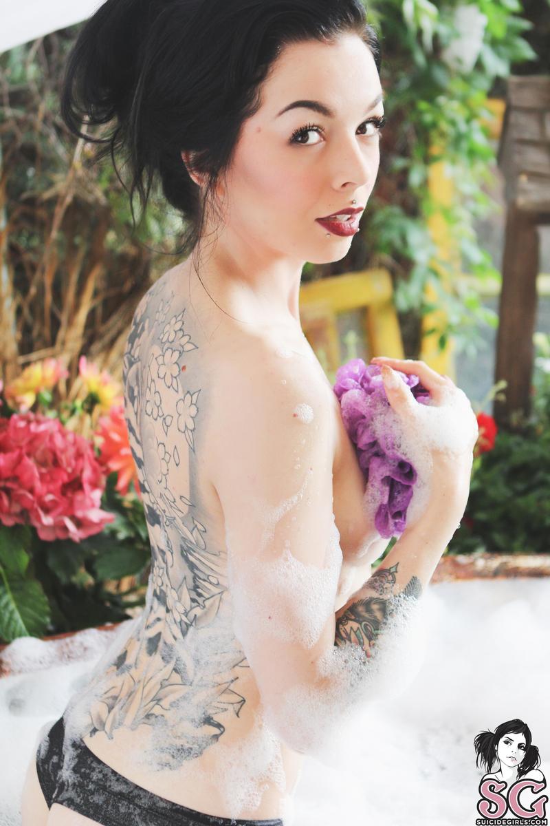 kaylarosalie-bathtime-11.jpg