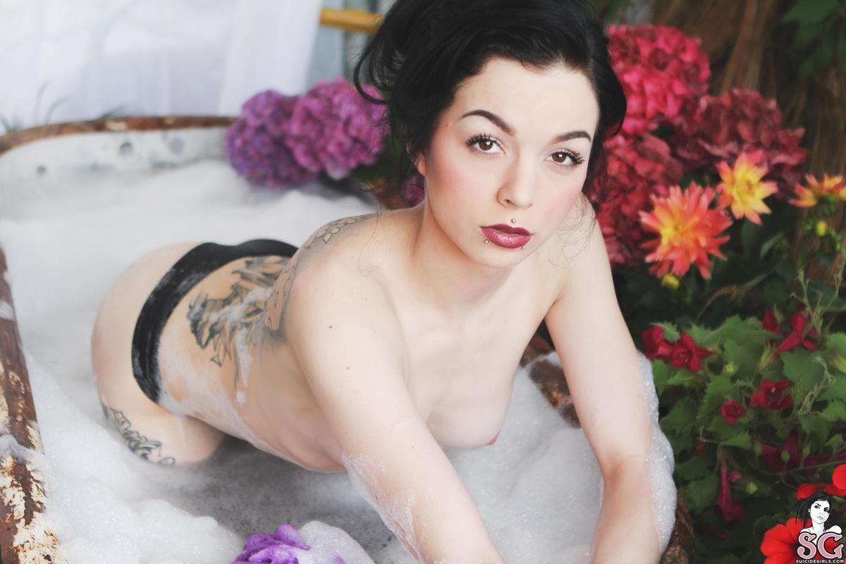 kaylarosalie-bathtime-15.jpg
