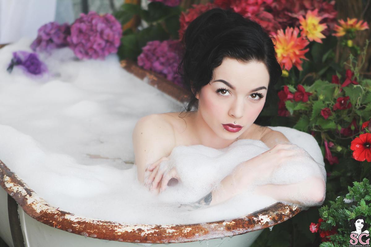 kaylarosalie-bathtime-35.jpg