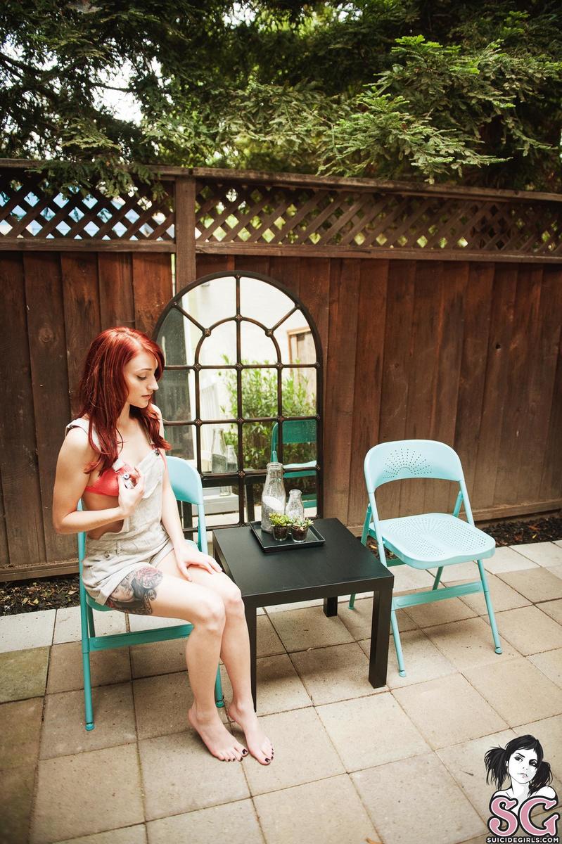 lindsaychelle-passingafternoon-01.jpg