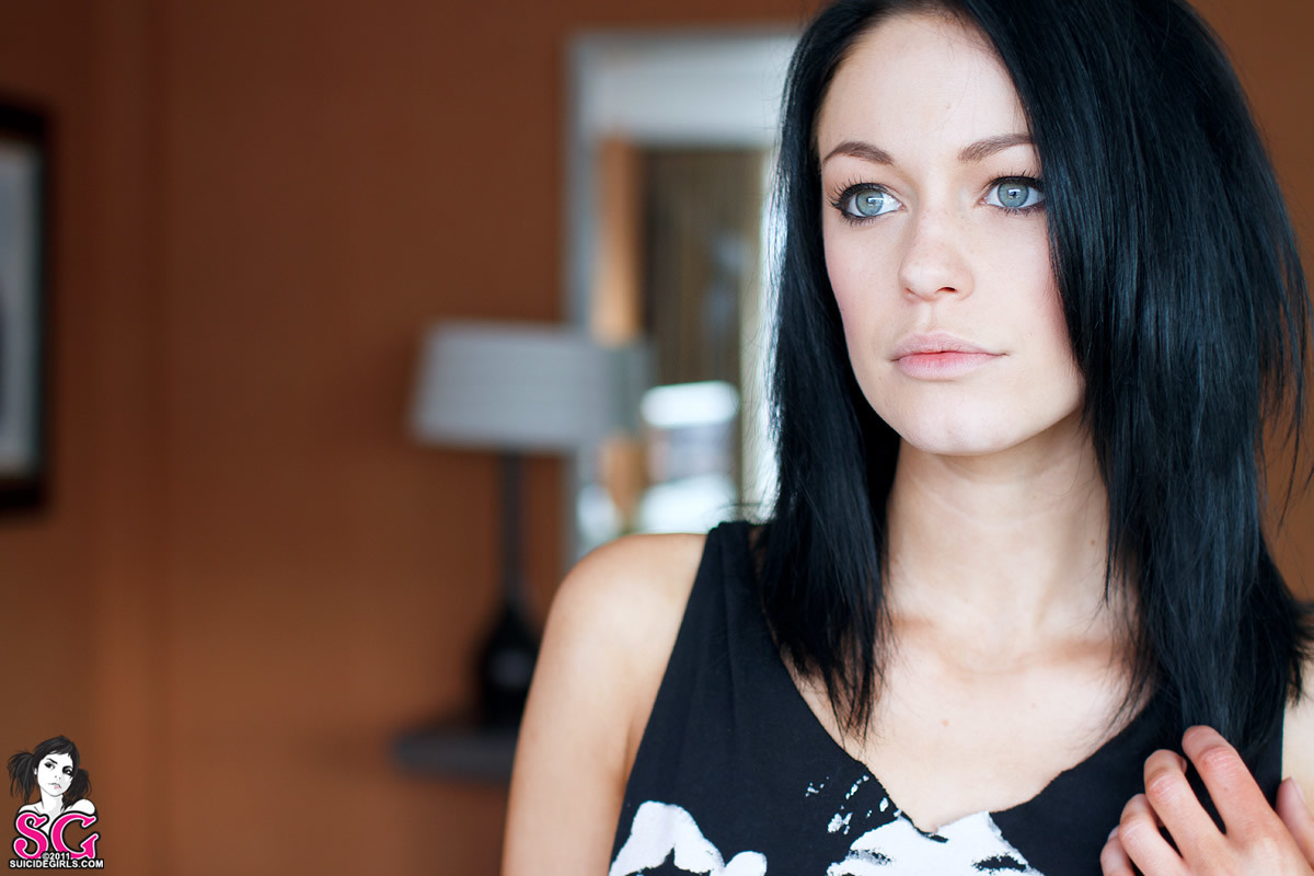 sammi-dontbecoy-01.jpg