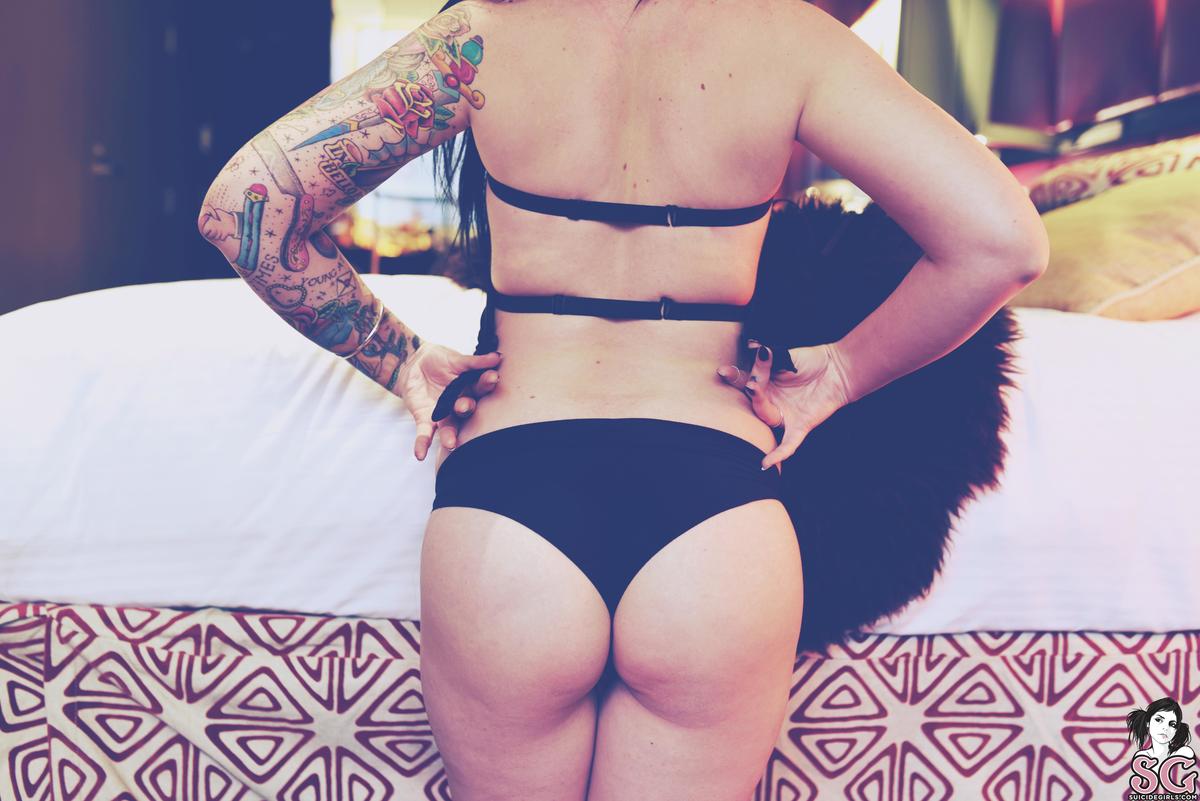 aubrey-taintedlove-21.jpg