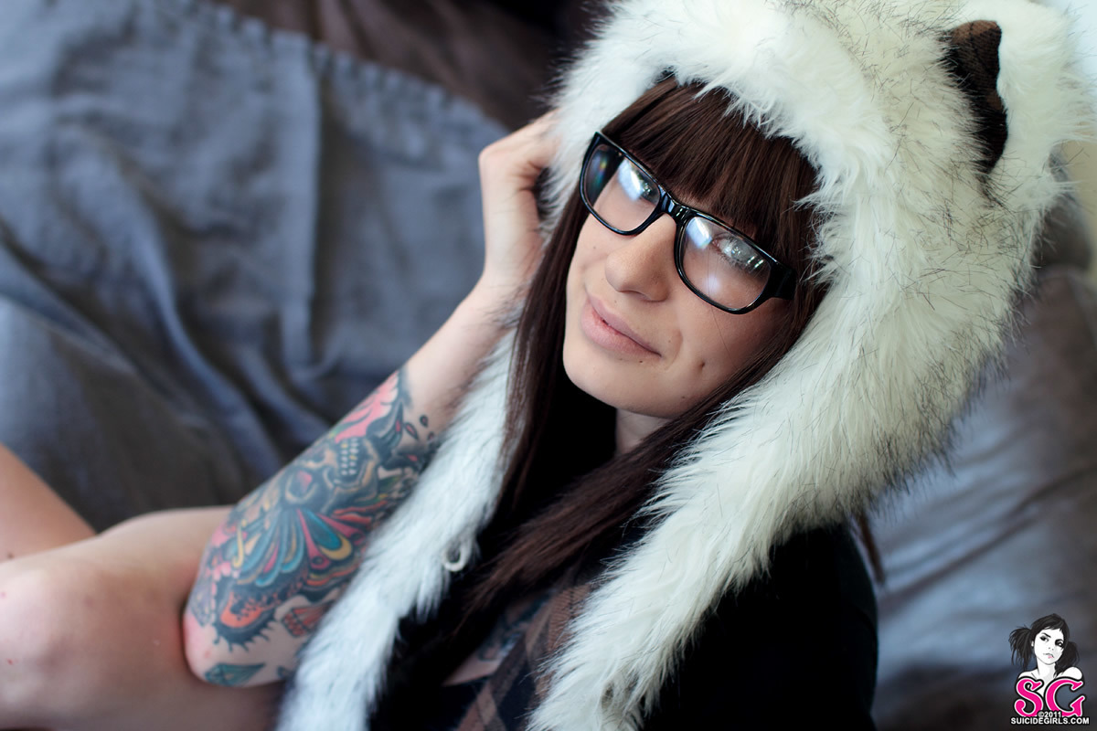 tristyn-eyecontact-01.jpg