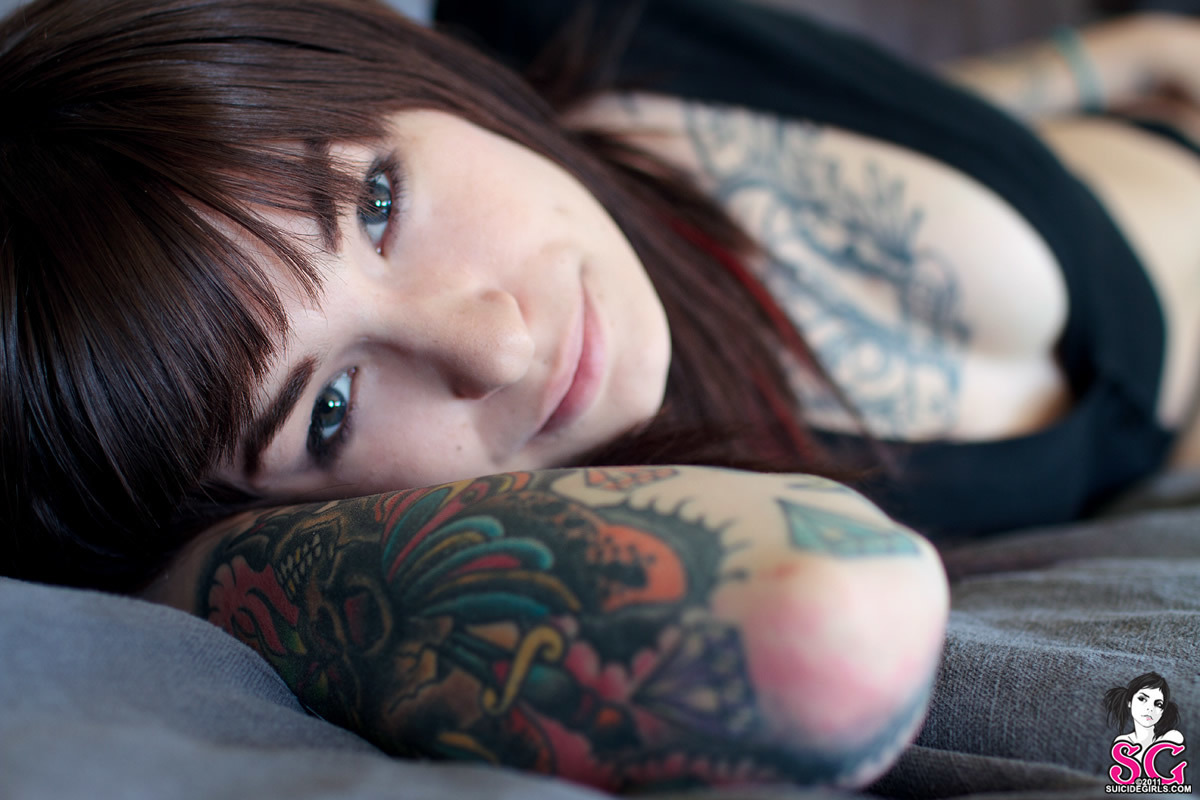 tristyn-eyecontact-07.jpg