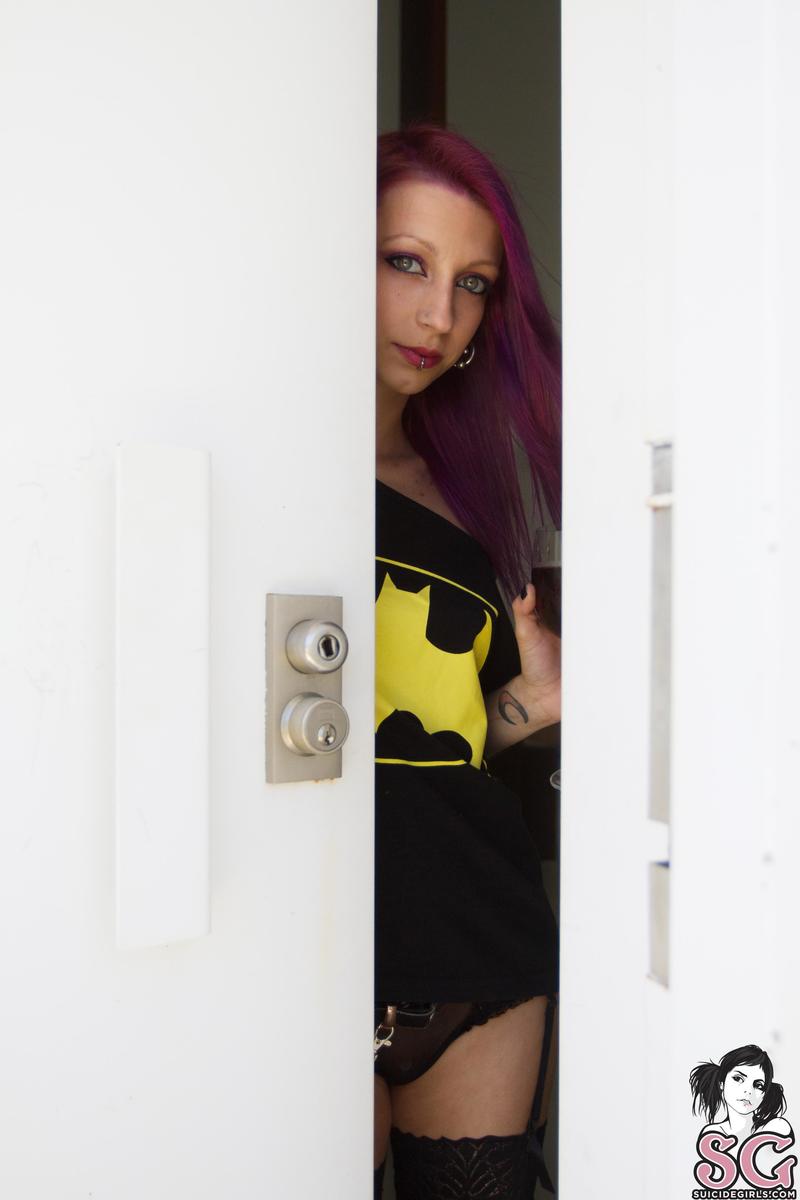 demonia-redredwine-01.jpg