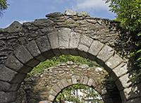 02_04_Beyond_Freeform_arch_type_01_Stone_arches_at_Glendalough.png