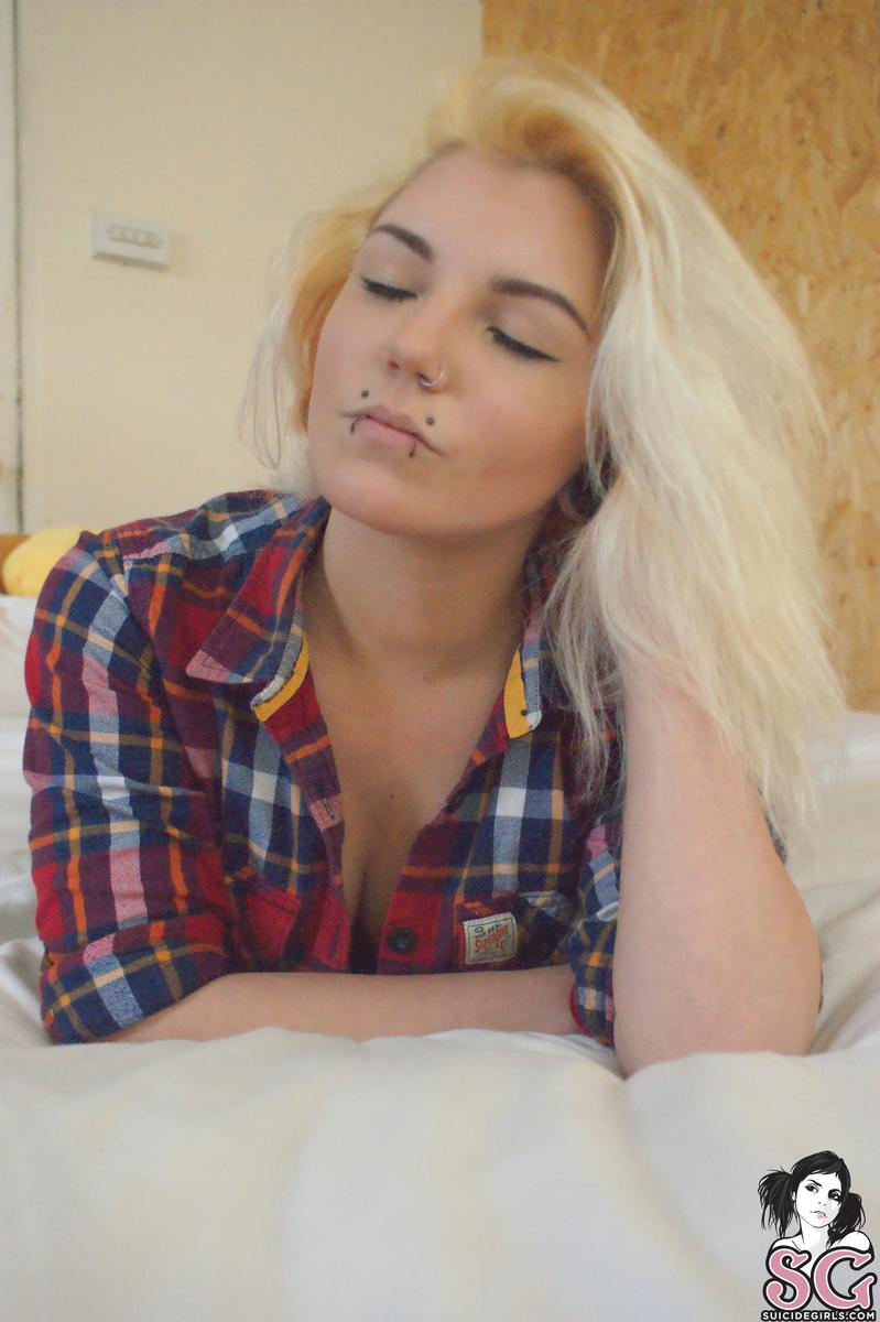 tinyvixen-feelgoodfortytwo-03.jpg