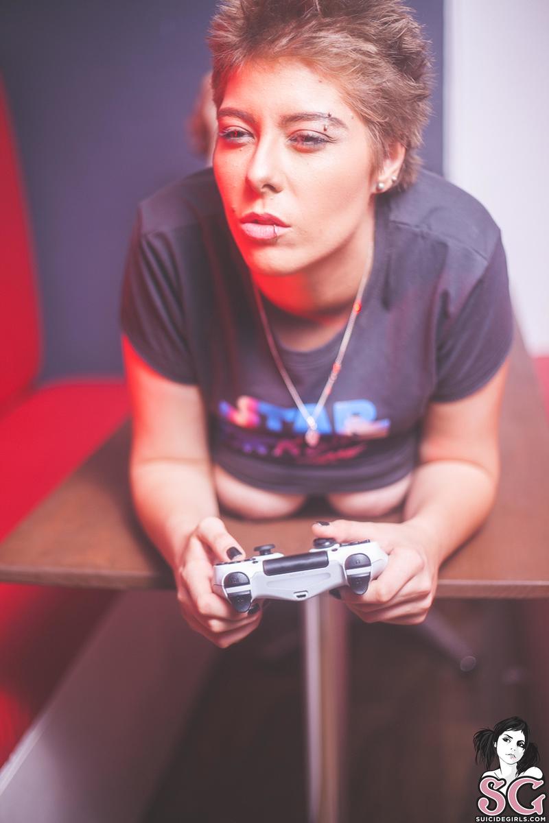 leighvixen-gameover-07.jpg