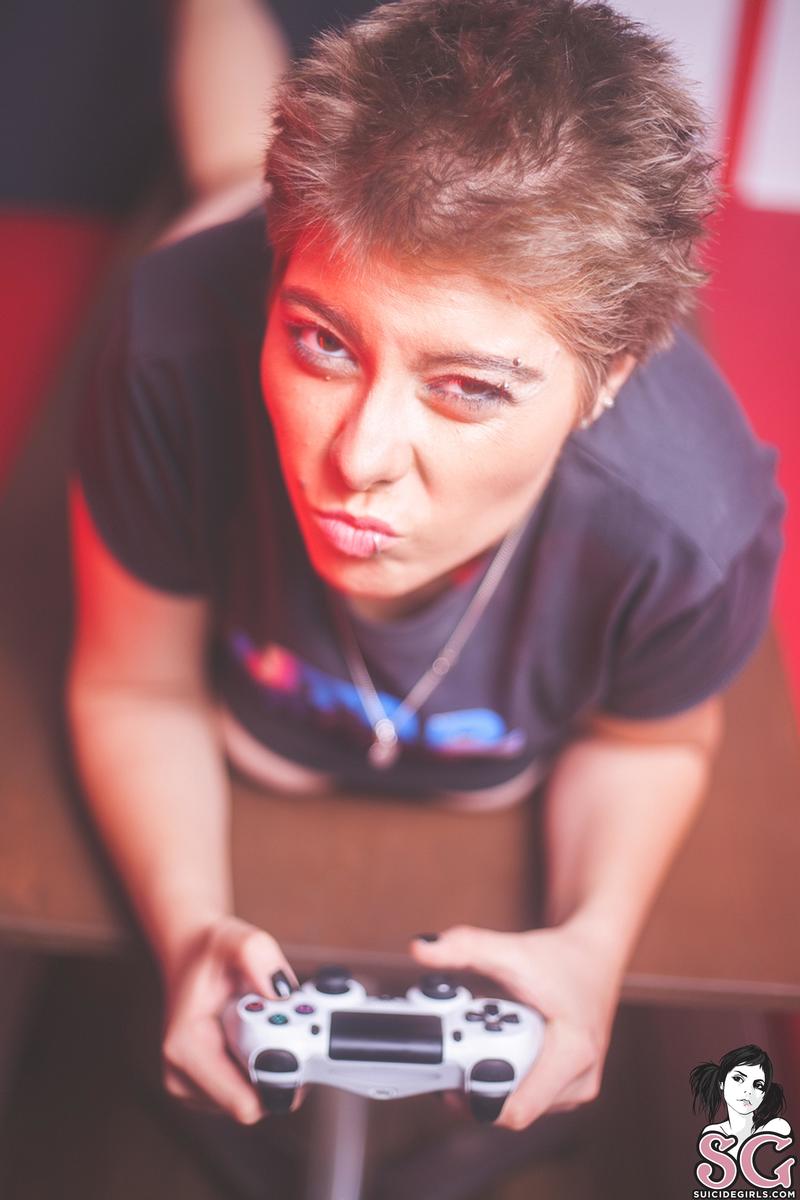 leighvixen-gameover-09.jpg