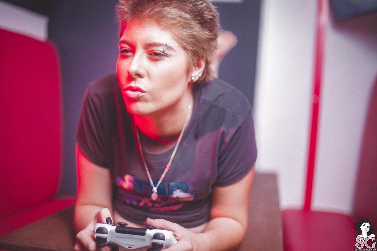 leighvixen-gameover-11.jpg