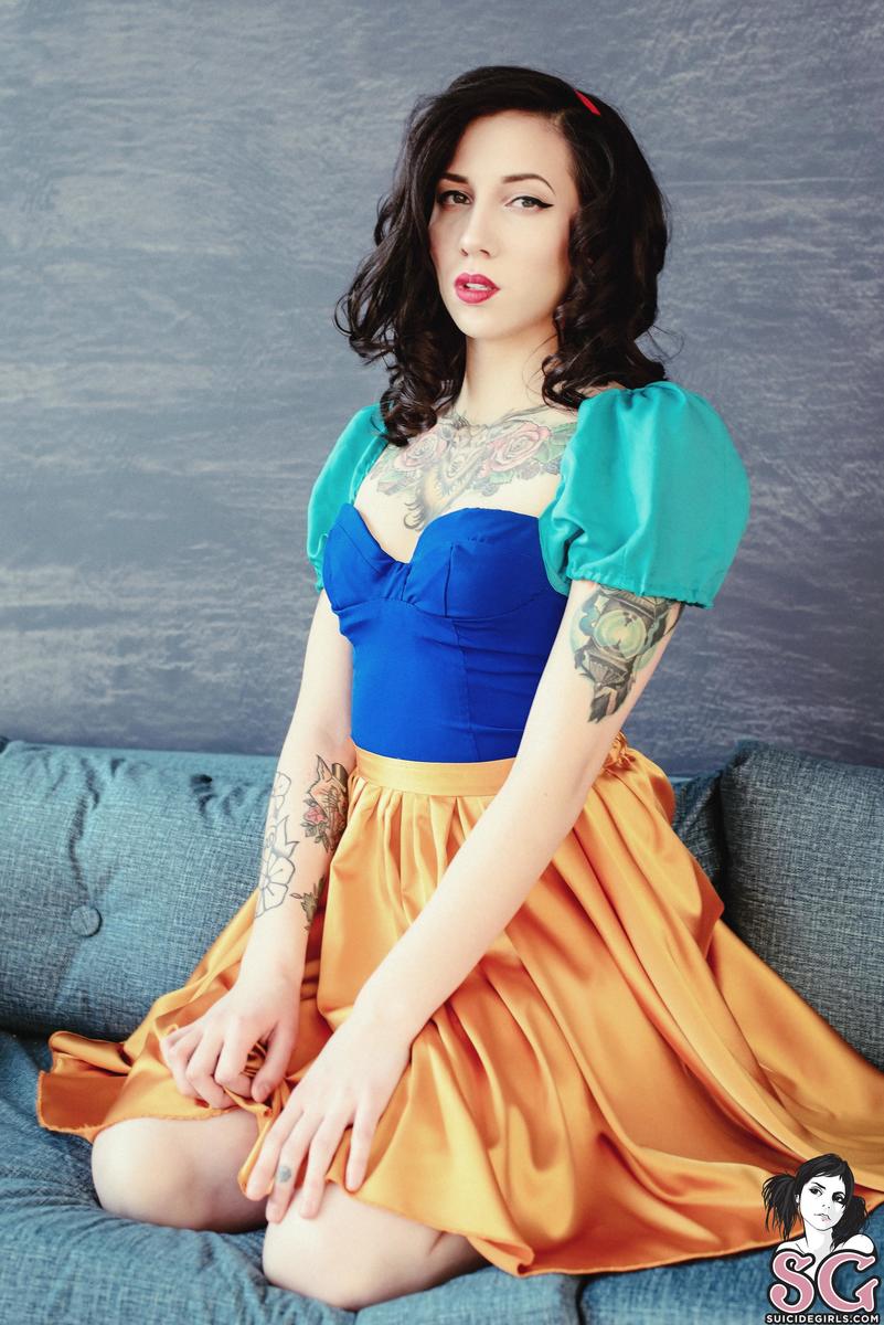 leajey-snowwhite-05.jpg