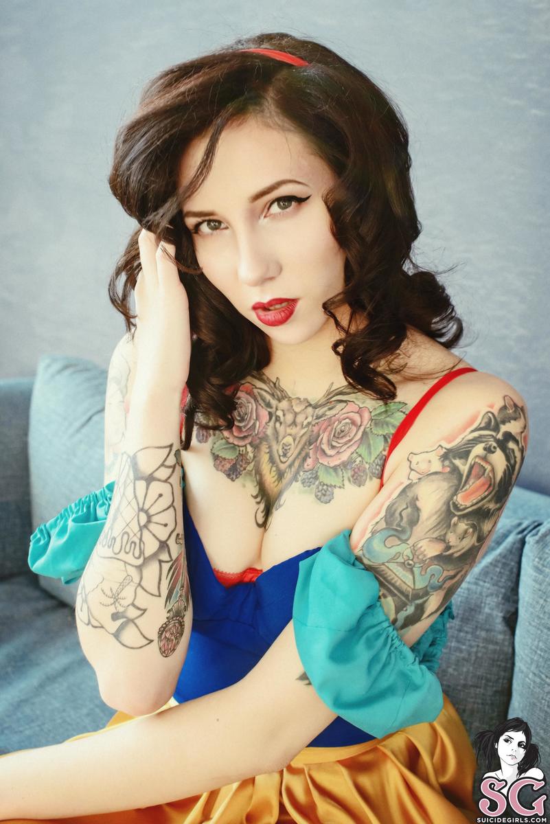 leajey-snowwhite-09.jpg