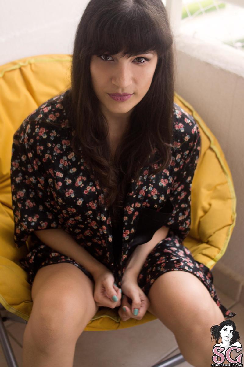 annaporto1990-thegirlnextdoor-05.jpg