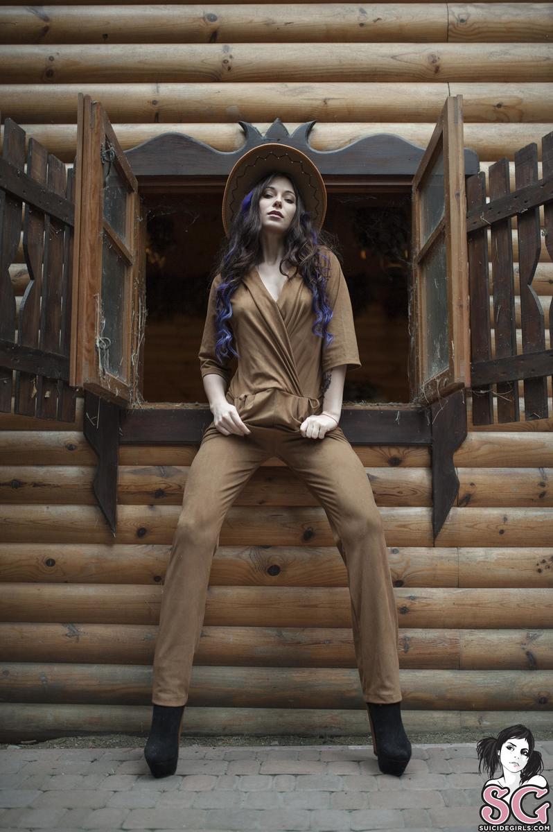 leetattar-countrygirl-01.jpg