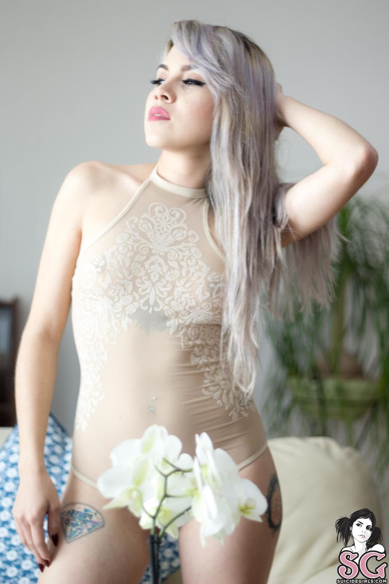 stacyb-giventodesire-01.jpg