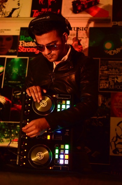 DJ24.jpg