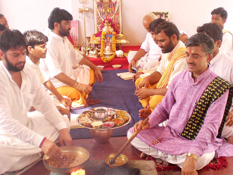 pandit-for-yagya.jpg