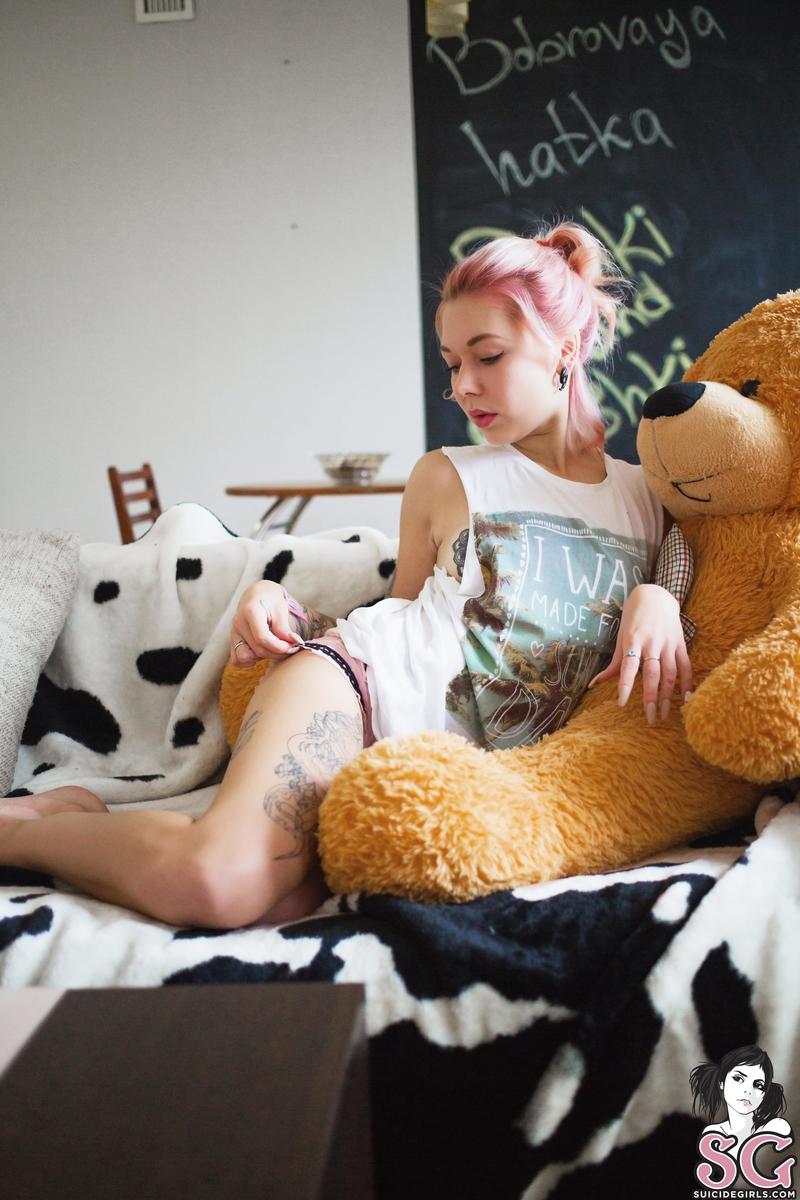 glene-teasingteddy-03.jpg