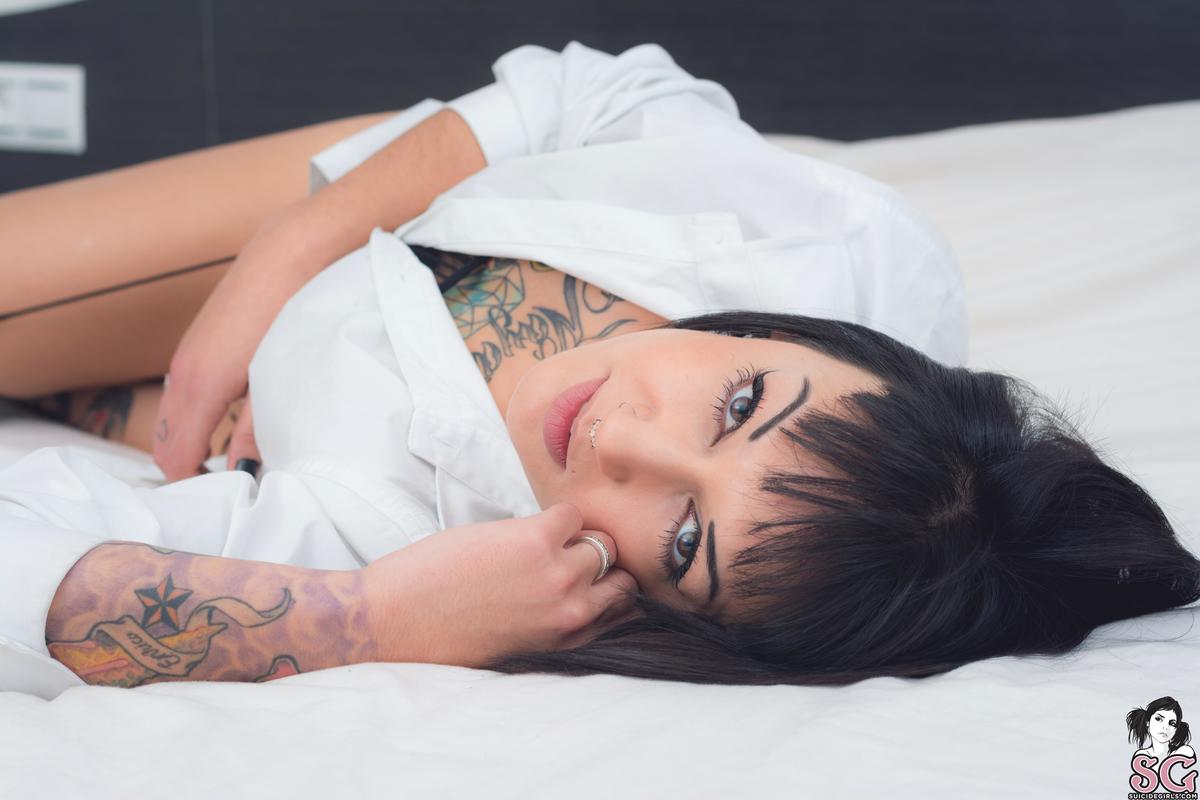 sanaeg-morningbedroom-03.jpg
