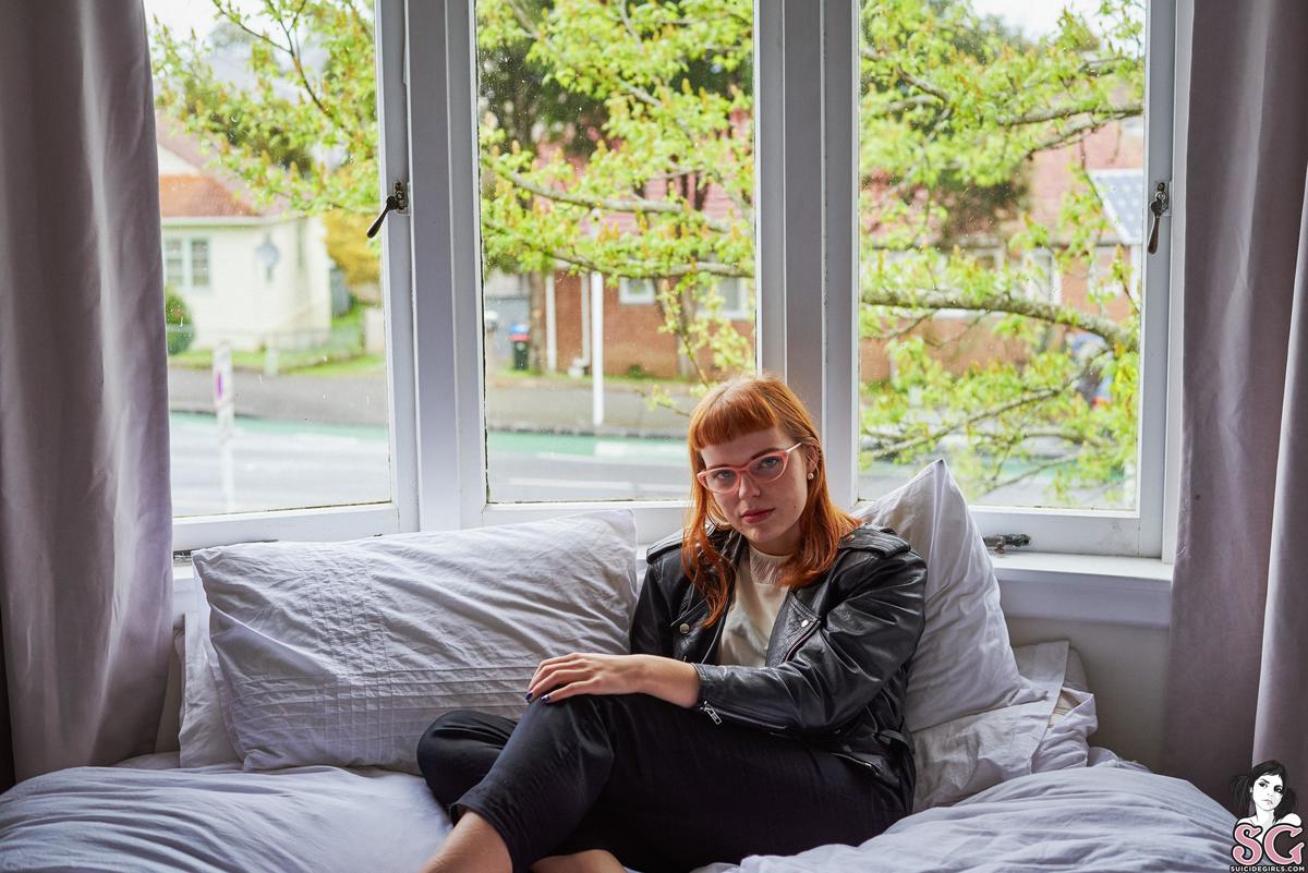veronicakay-gettingcomfy-01.jpg