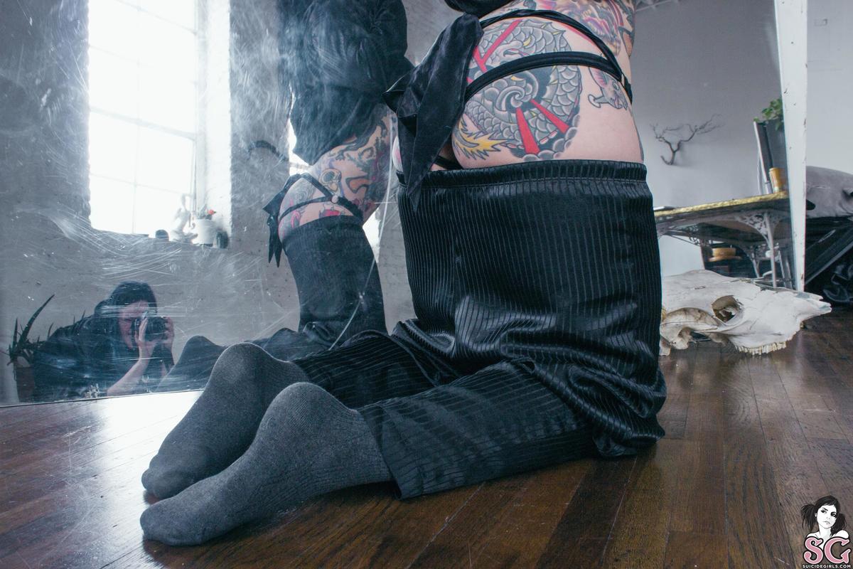 kruellasuicide-silkandmirrors-07.jpg