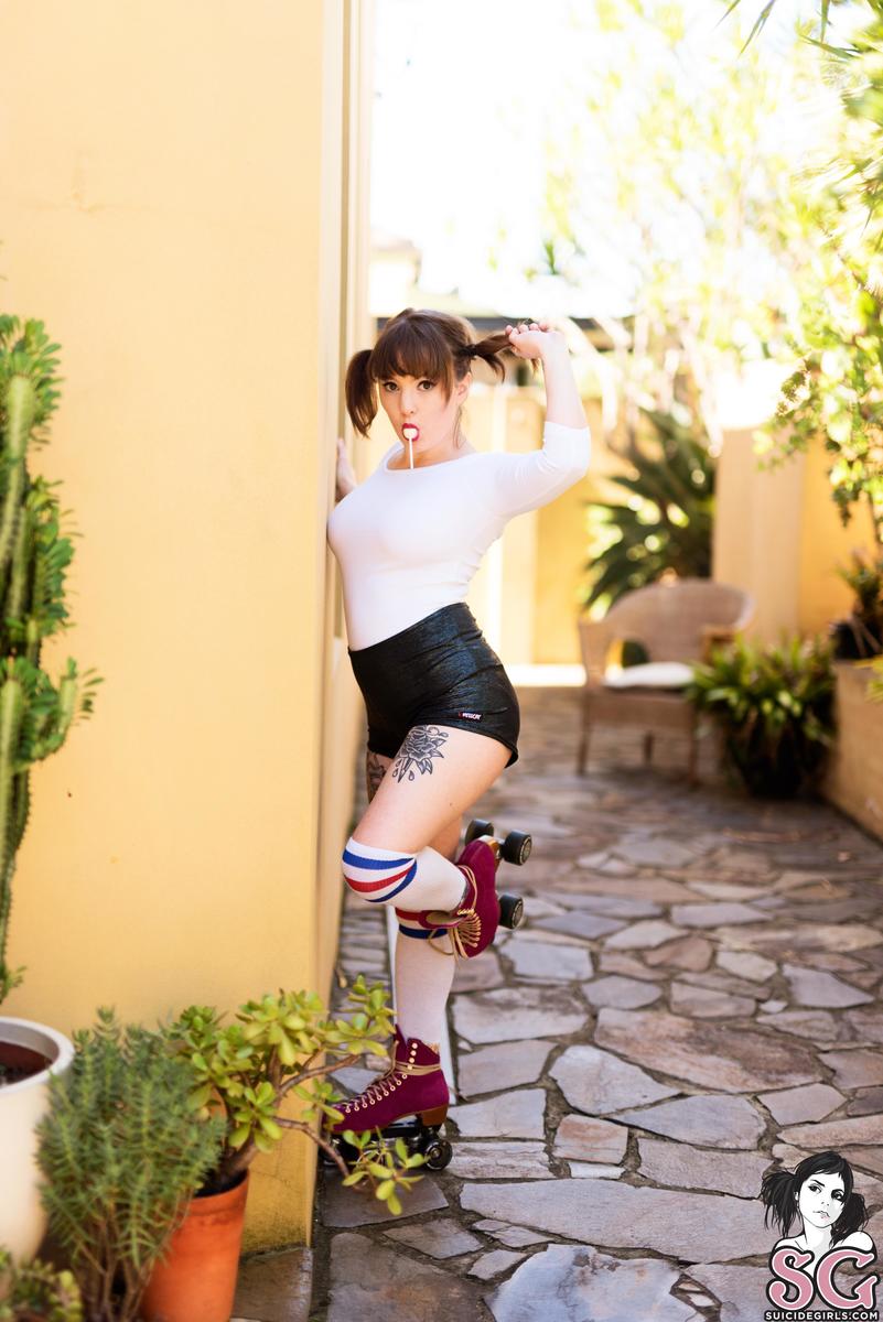 bambie-licknroll-05.jpg