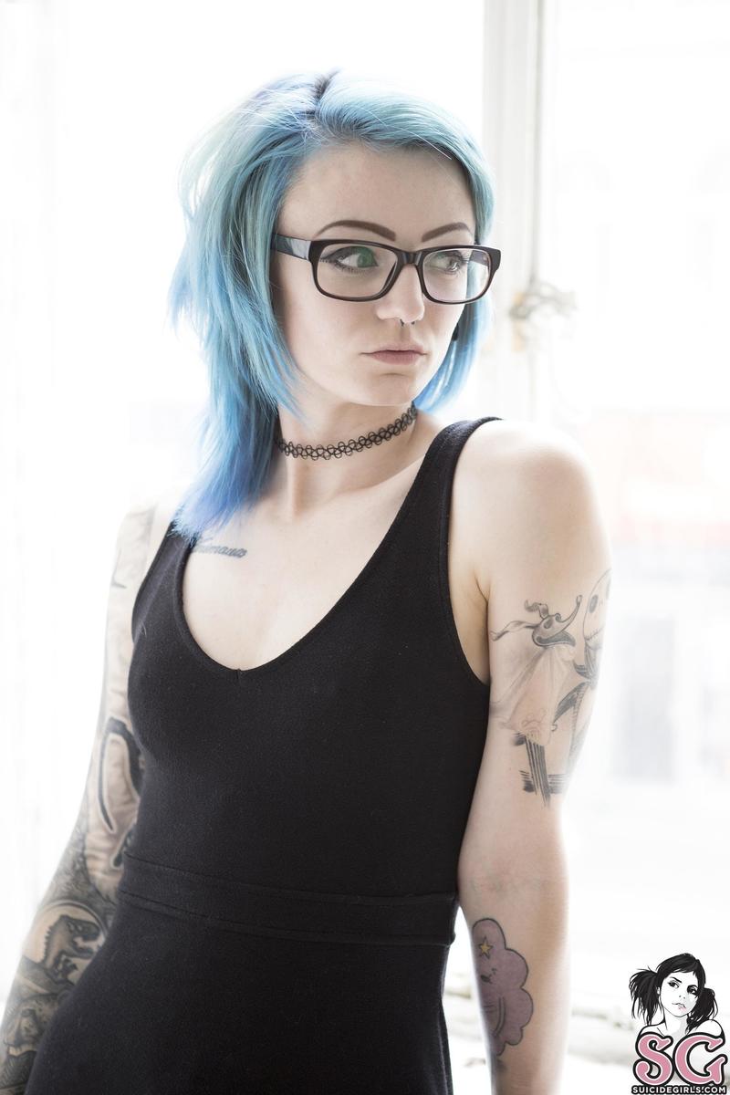 emfaerie-lookingatyou-01.jpg