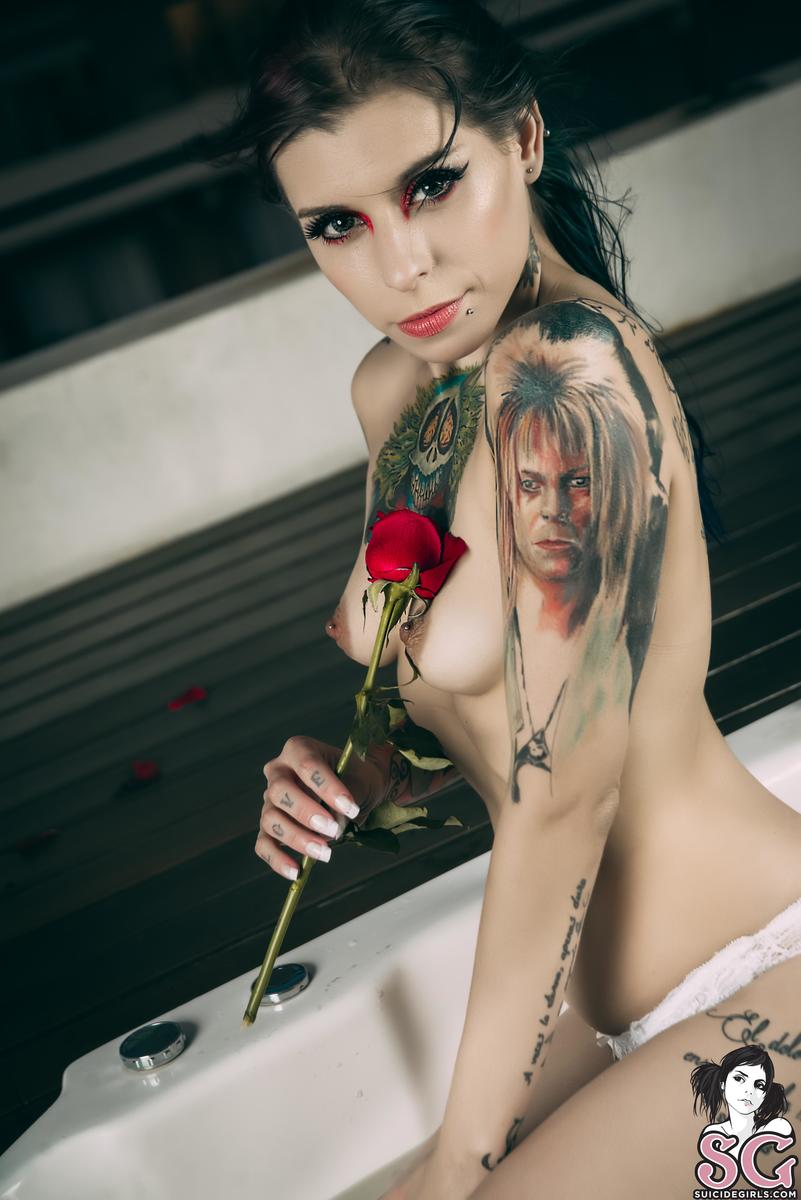 fatimarainbows-americanbeauty-17.jpg