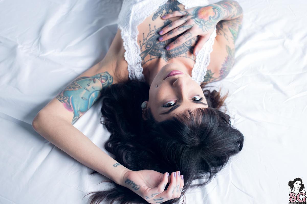 brynx-cheeky-07.jpg