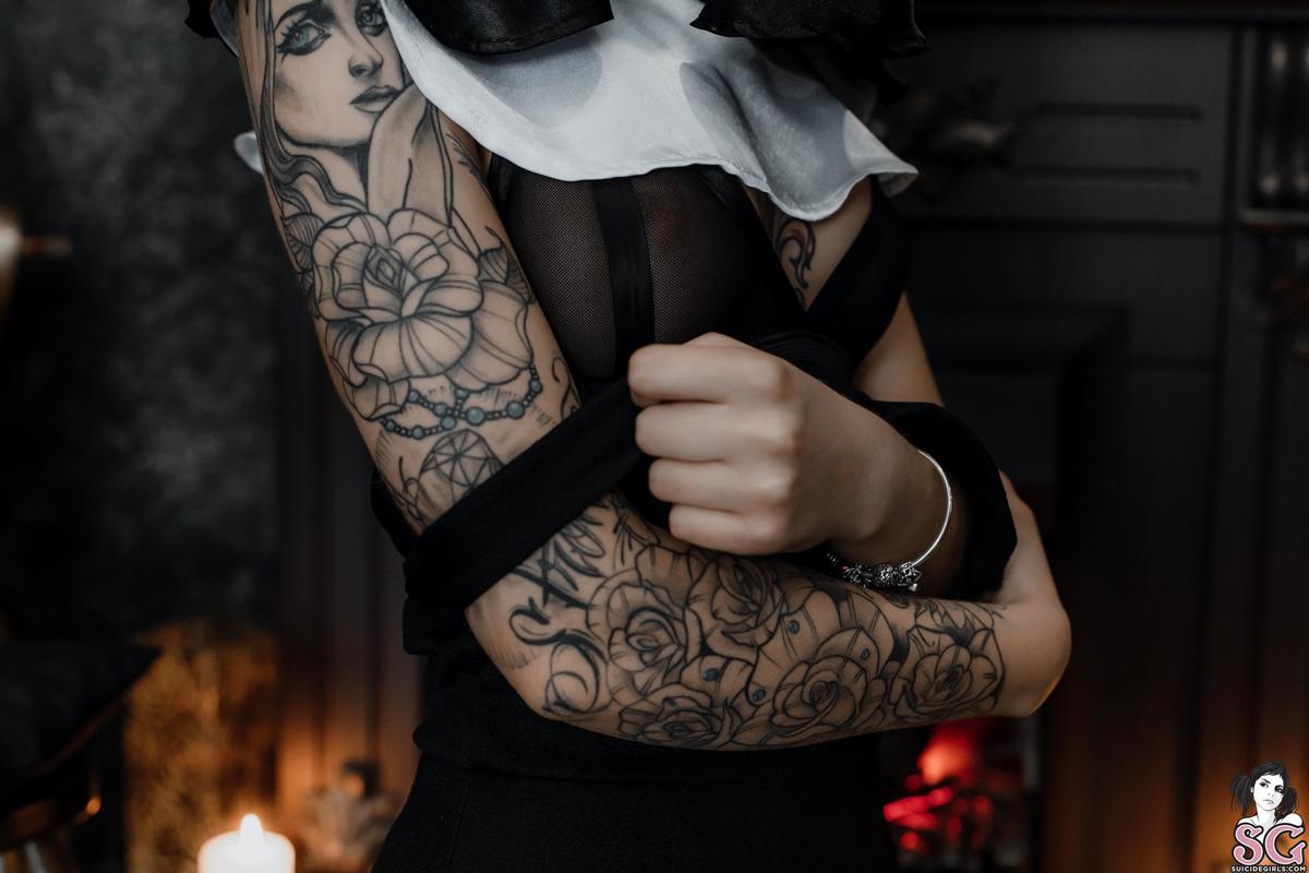 elisarose-forgivememysins-09.jpg