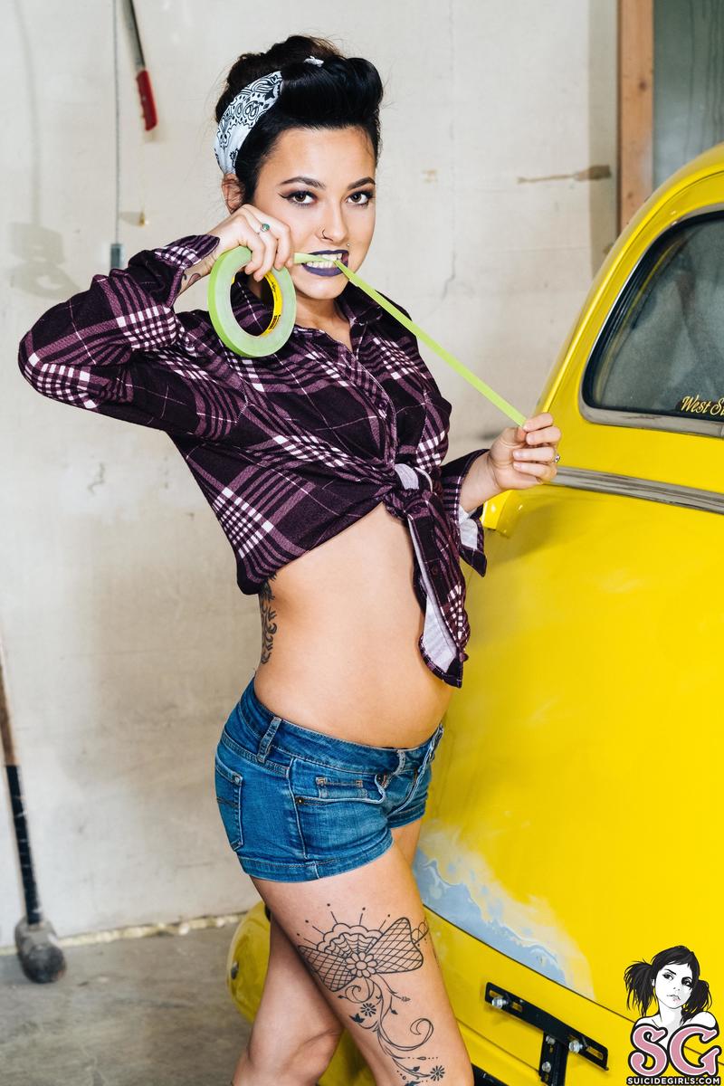 sassafrass-pinstripepinup-01.jpg