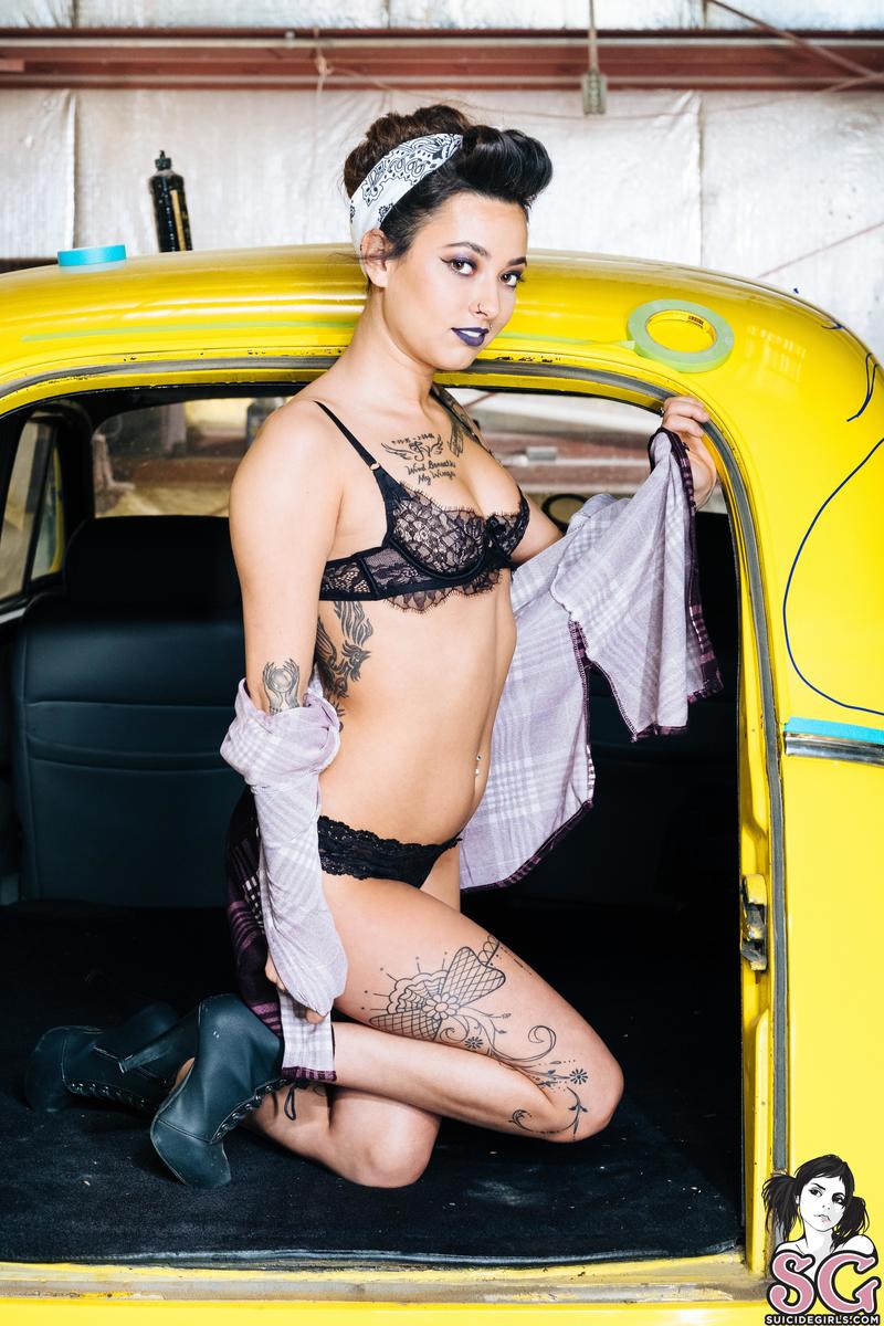 sassafrass-pinstripepinup-15.jpg