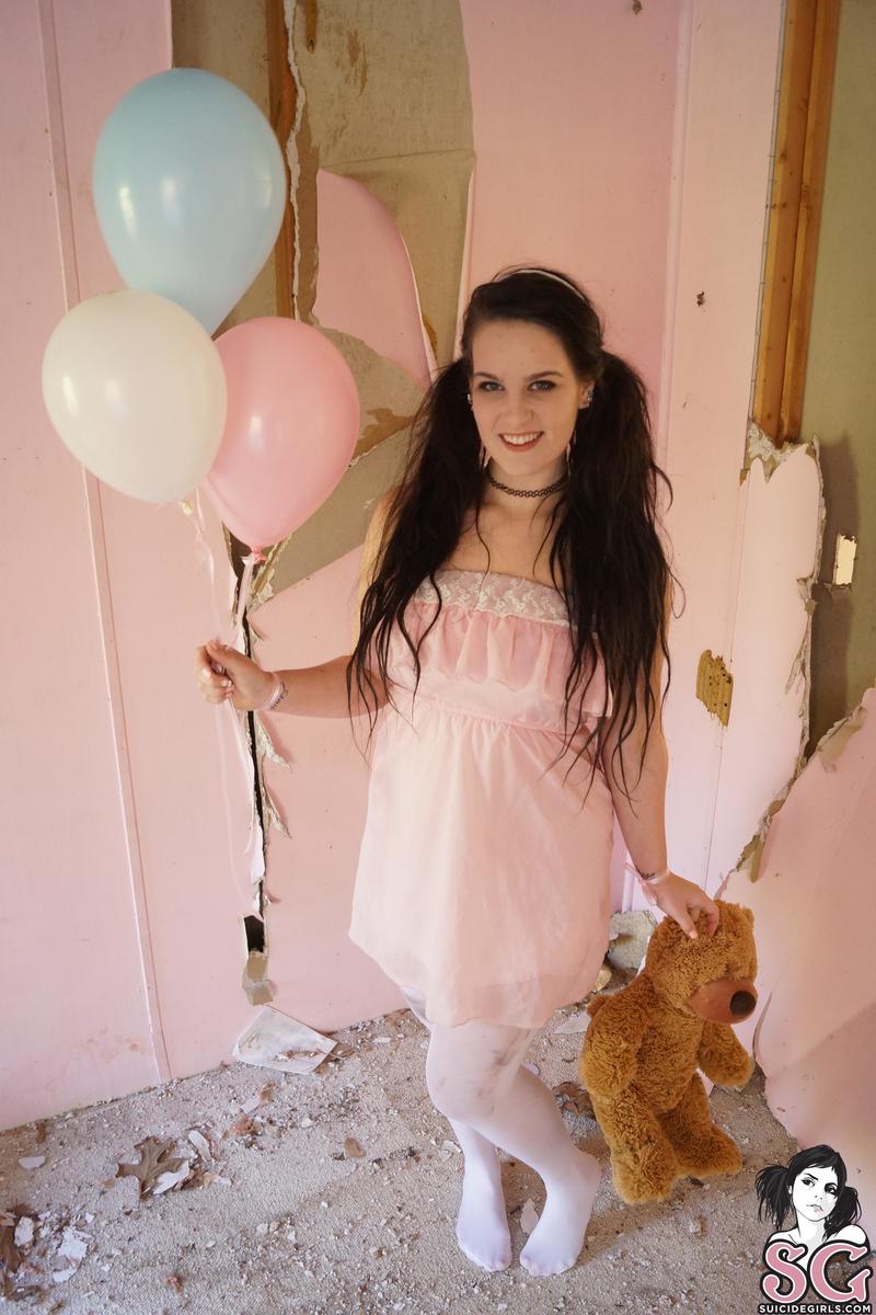 crybabyxkenzie-playtimewithcrybaby-01.jpg