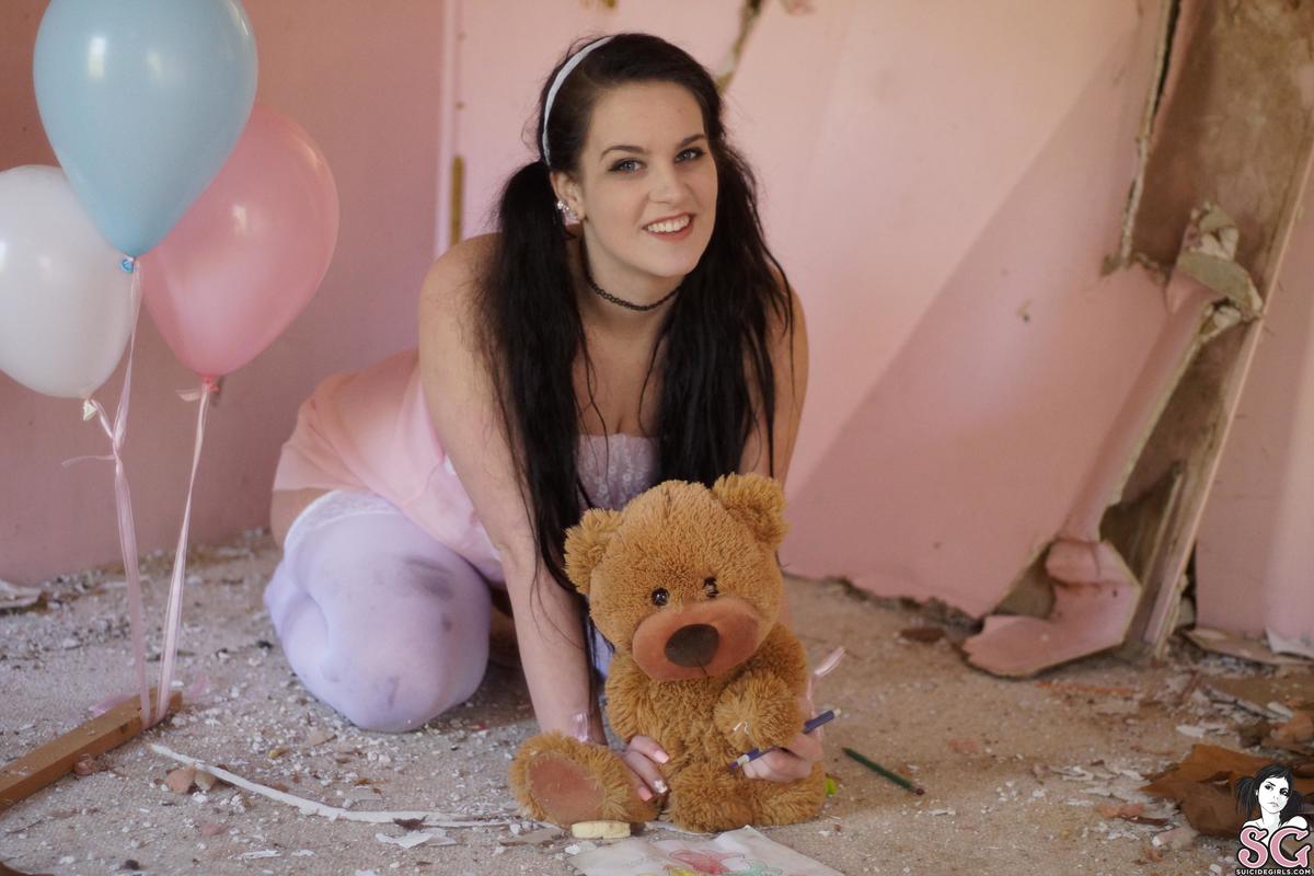 crybabyxkenzie-playtimewithcrybaby-05.jpg