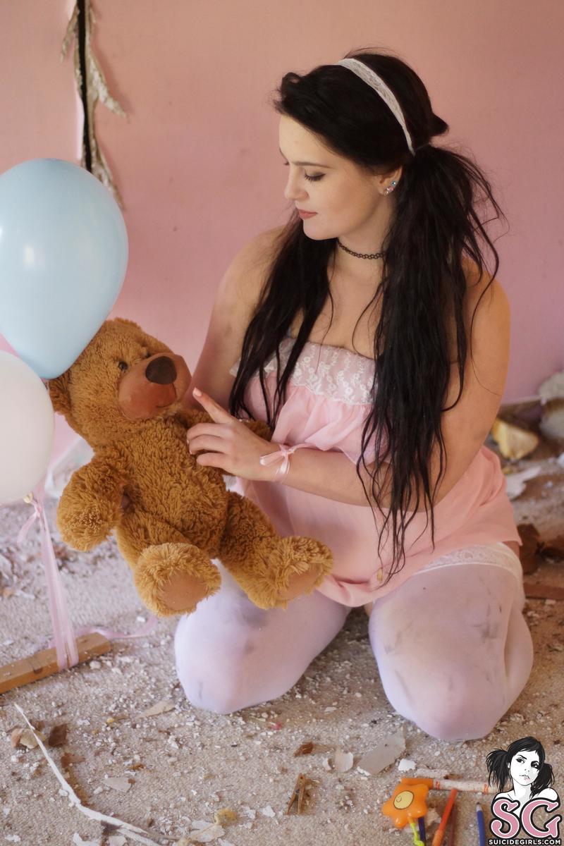 crybabyxkenzie-playtimewithcrybaby-07.jpg